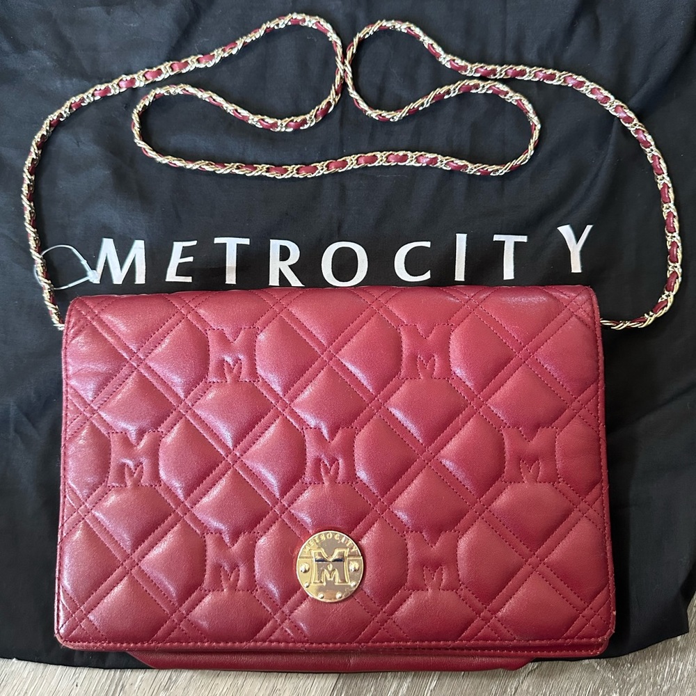 MetroCity Crossbody Bag